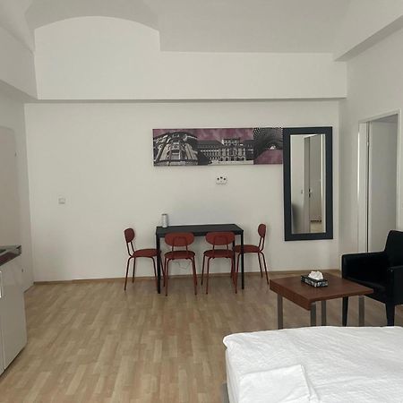Linz City Appartements 24H Check-In Bagian luar foto
